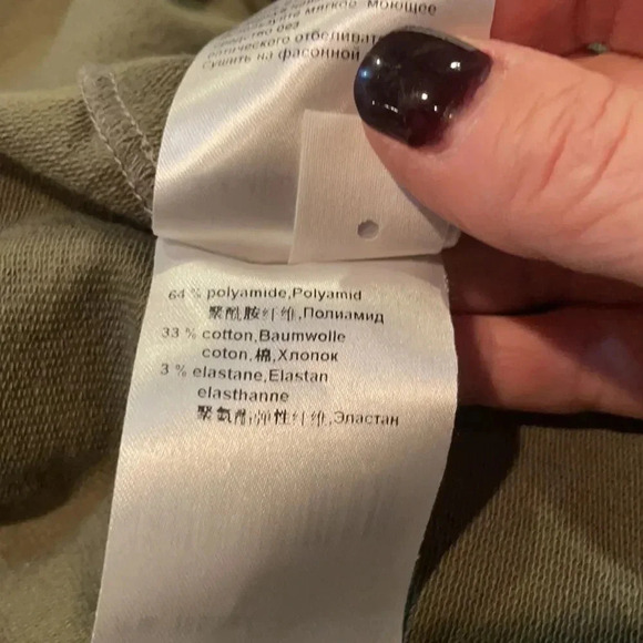 Marc Cain Sports short sleeved hoodie, army green. Pockets. Women’s size 12 (N3) - Picture 11 of 12